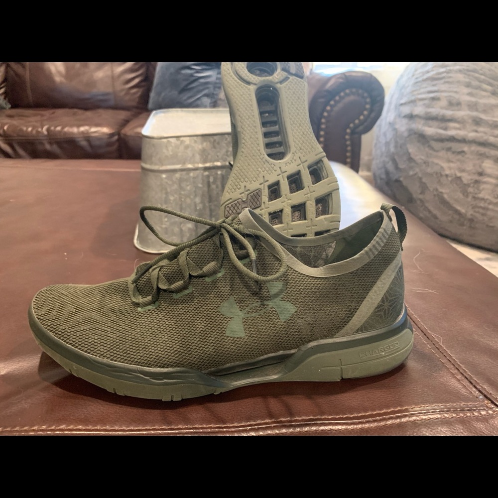 Men’s Under Armour Athletic Shoes Size 11